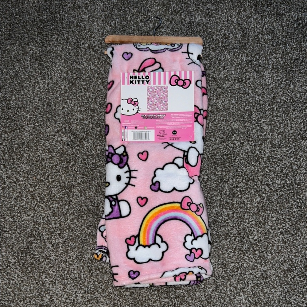 HELLO KITTY SILK TOUCH THROW